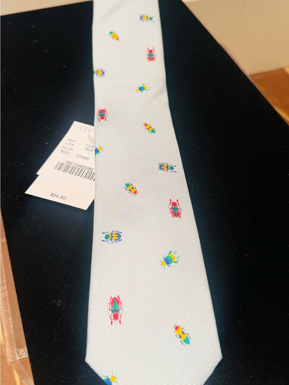 J. Crew 100% silk tie w. cute bugs! 🐞  
Crew Cuts
NWT